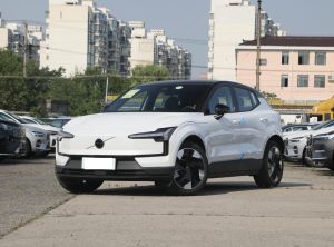 Volvo EX30 2025 Электрический