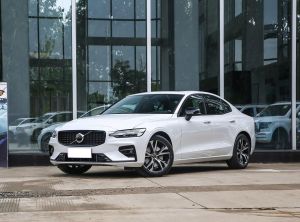 Volvo S60 2025 Гибрид