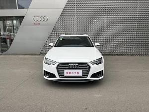 Audi A4L 2020 Бензин