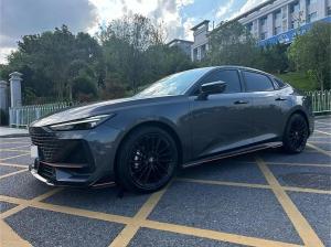 Changan UNI-V 2023 Бензин