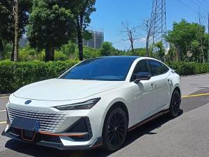 Changan UNI-V 2023 Бензин