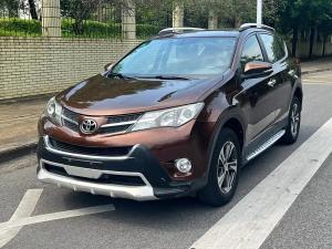 Toyota RAV4 2016 Бензин