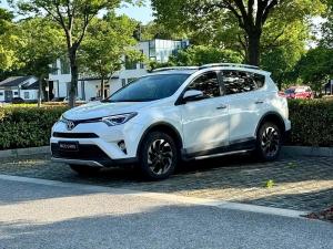 Toyota RAV4 2017 Бензин