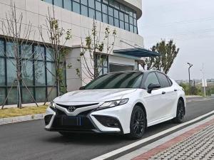 Toyota Camry 2023 Бензин