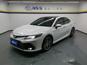Toyota Camry 2023 Бензин