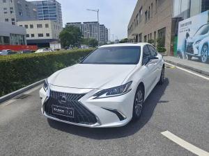 Lexus ES 2023 Гибрид