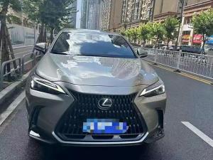 Lexus NX 2023 Бензин
