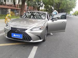 Lexus ES 2023 Бензин