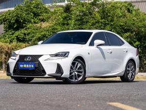 Lexus IS 2018 Бензин