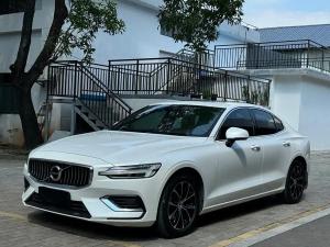 Volvo S60 2021 Бензин