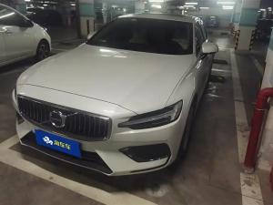 Volvo S60 2021 Бензин