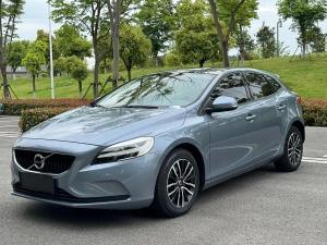 Volvo V40 2019 Бензин