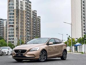 Volvo V40 2016 Бензин