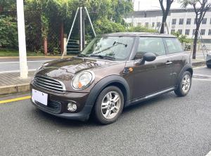 MINI 2010 Седан