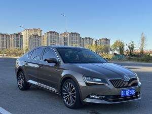 Skoda Superb 2017 Бензин