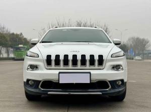 Jeep Cherokee 2017 Бензин