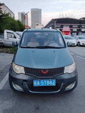 Wuling Hongguang 2014 Бензин