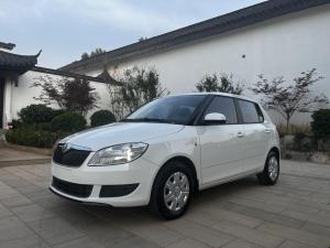 Skoda Fabia 2015 Бензин