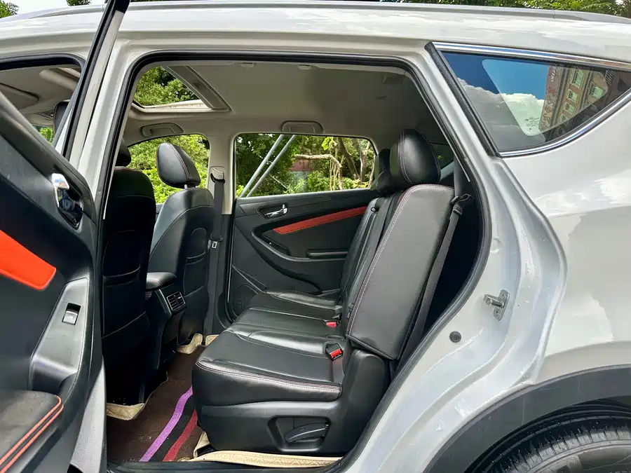 Dongfeng FENGON FENGON 580 2022 Бензин