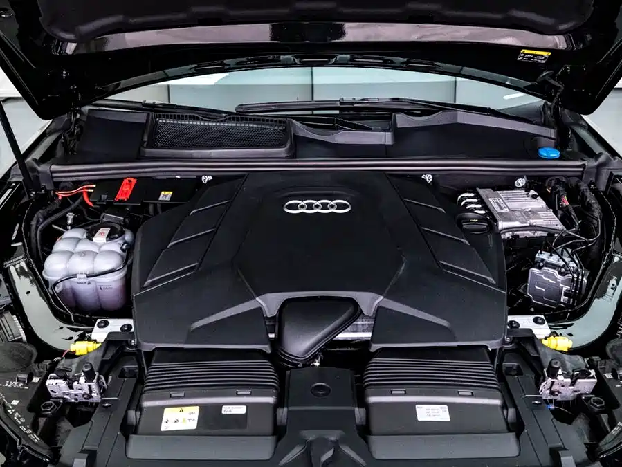 Audi Q8 2023 Бензин