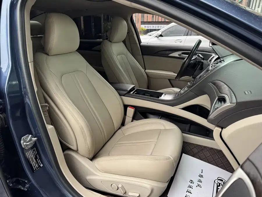 Lincoln MKZ 2019 Бензин