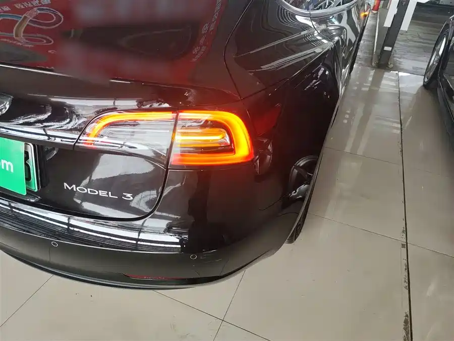Tesla Model 3 2022 Электрический