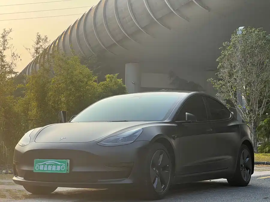 Tesla Model 3 2022 Электрический