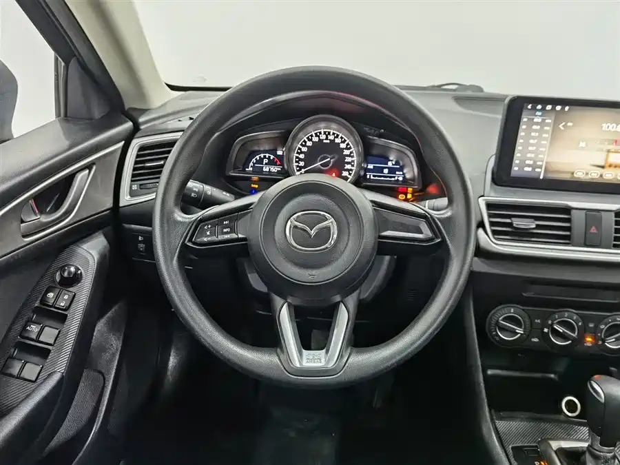 Mazda3 Axela 2018 Бензин