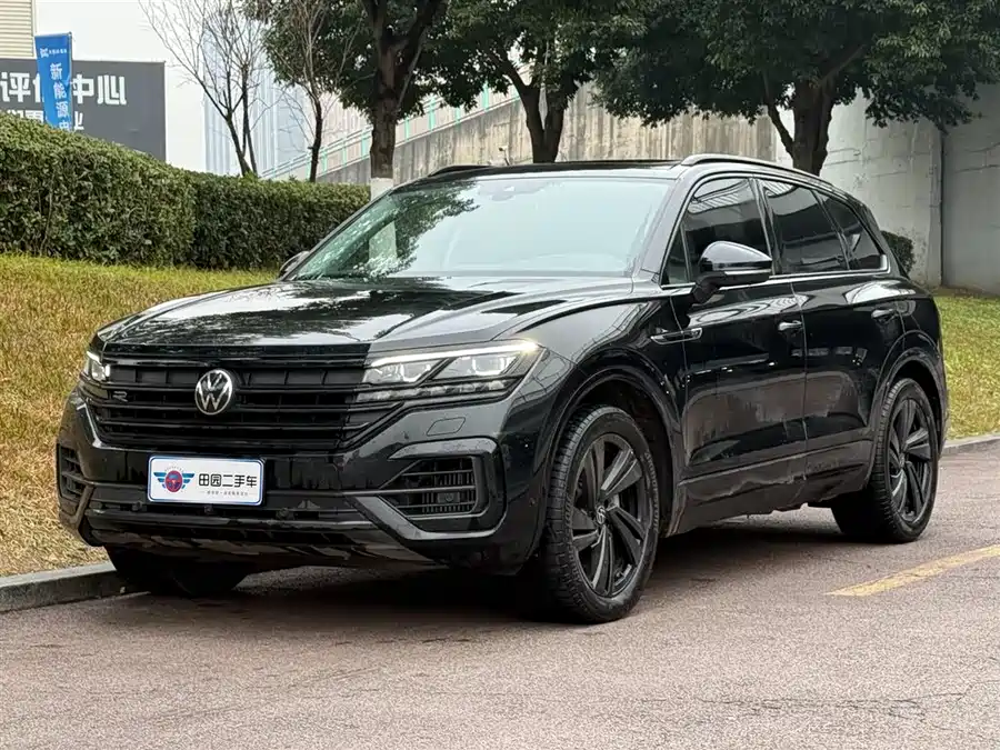 Volkswagen Touareg 2023 Бензин