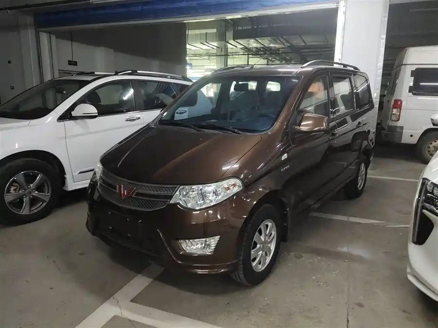 Wuling Hongguang 2017 Бензин