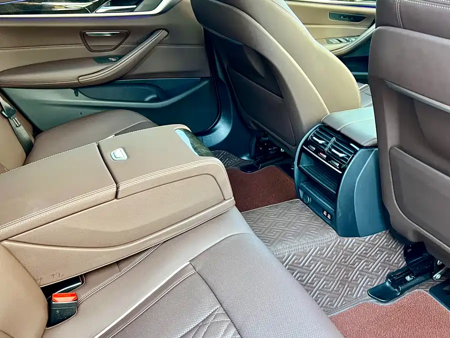 BMW 5 Series 2023 Бензин