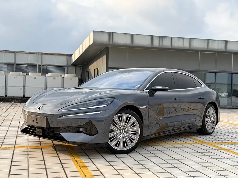 Denza Z9 2024 Подключаемый гибрид