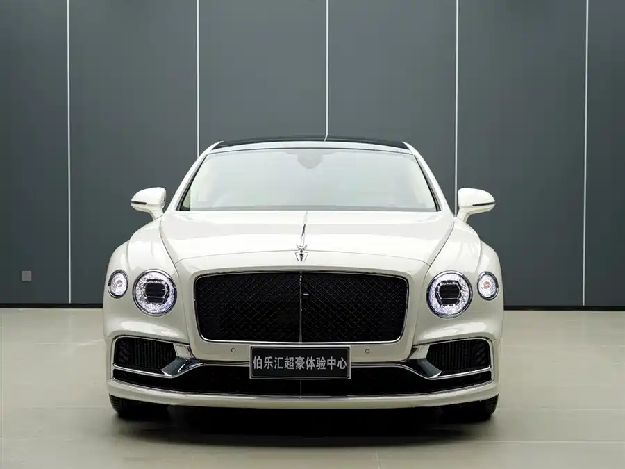Bentley Flying Spur 2024 Бензин