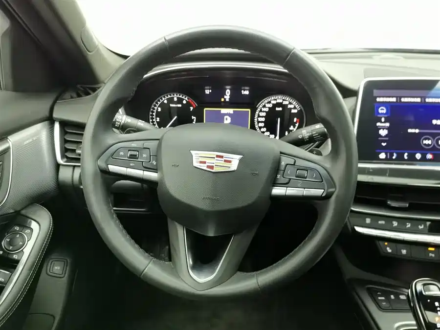 Cadillac CT5 2022 Бензин