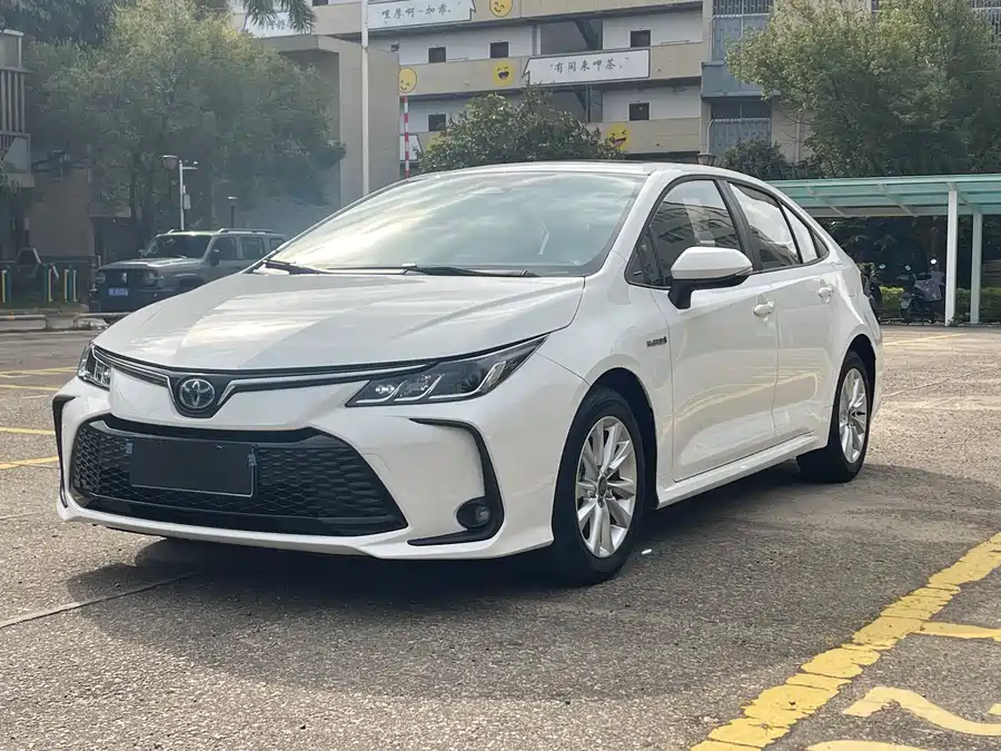 Toyota Corolla 2023 Гибрид