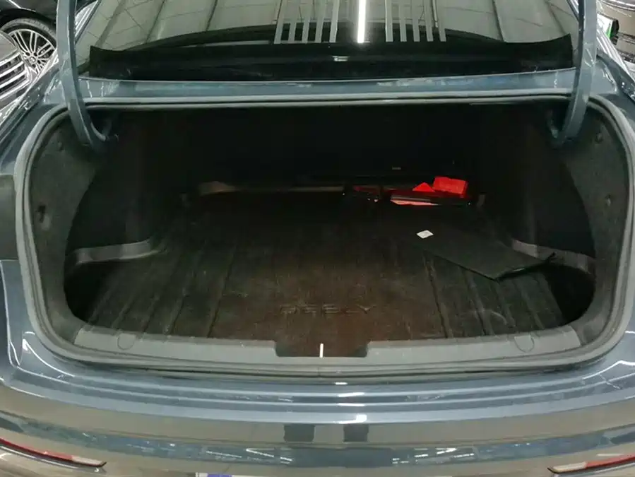 Geely PREFACE 2024 Бензин