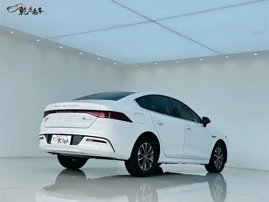 BYD Qin PLUS 2023 Подключаемый гибрид