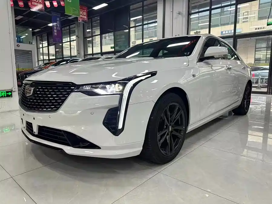 Cadillac CT4 2021 Бензин