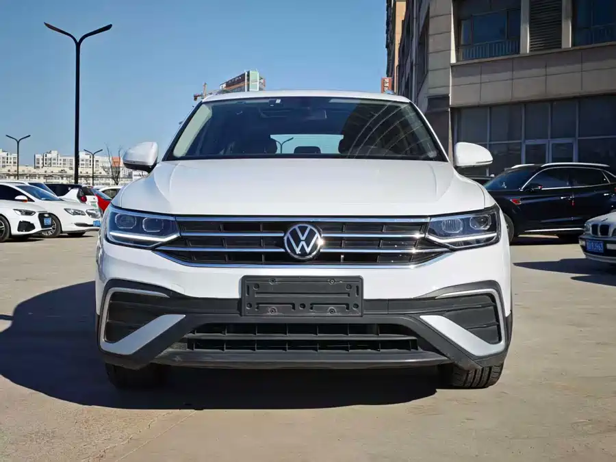 Volkswagen Tiguan L 2023 Бензин