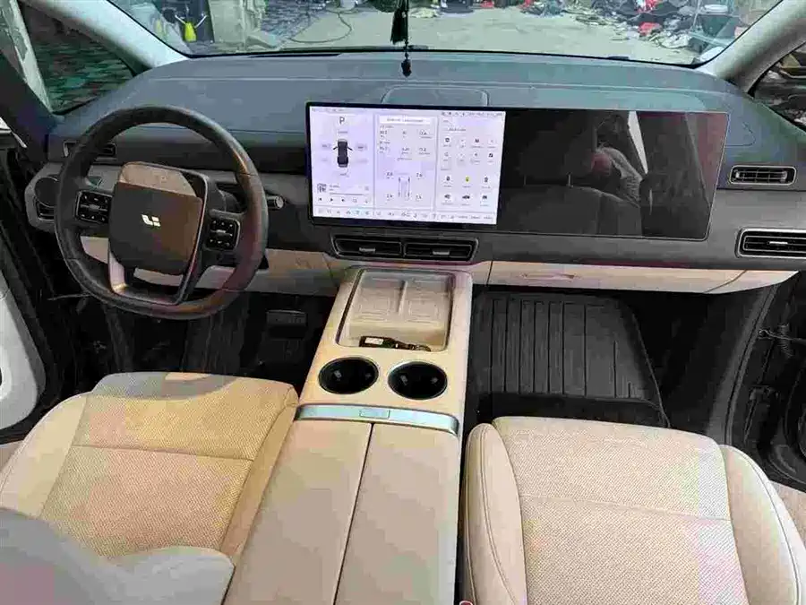 LI Auto LI MEGA 2024 Электрический