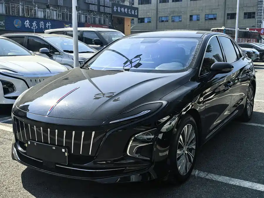 Hongqi E-QM5 2024 Электрический