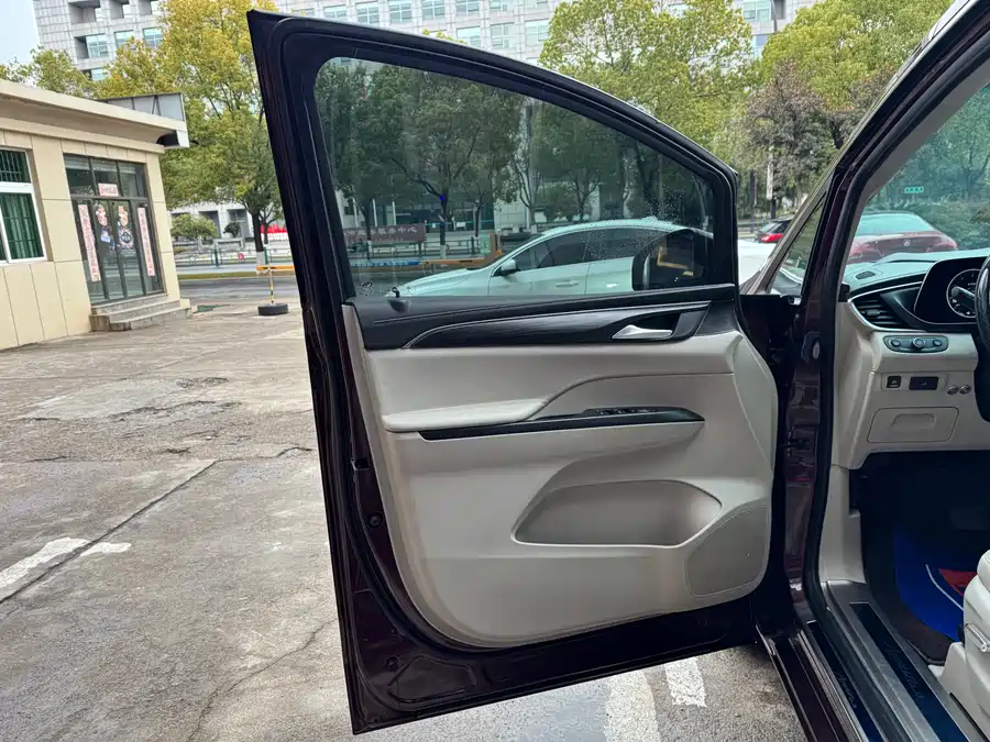 Buick GL8 2022 Гибрид