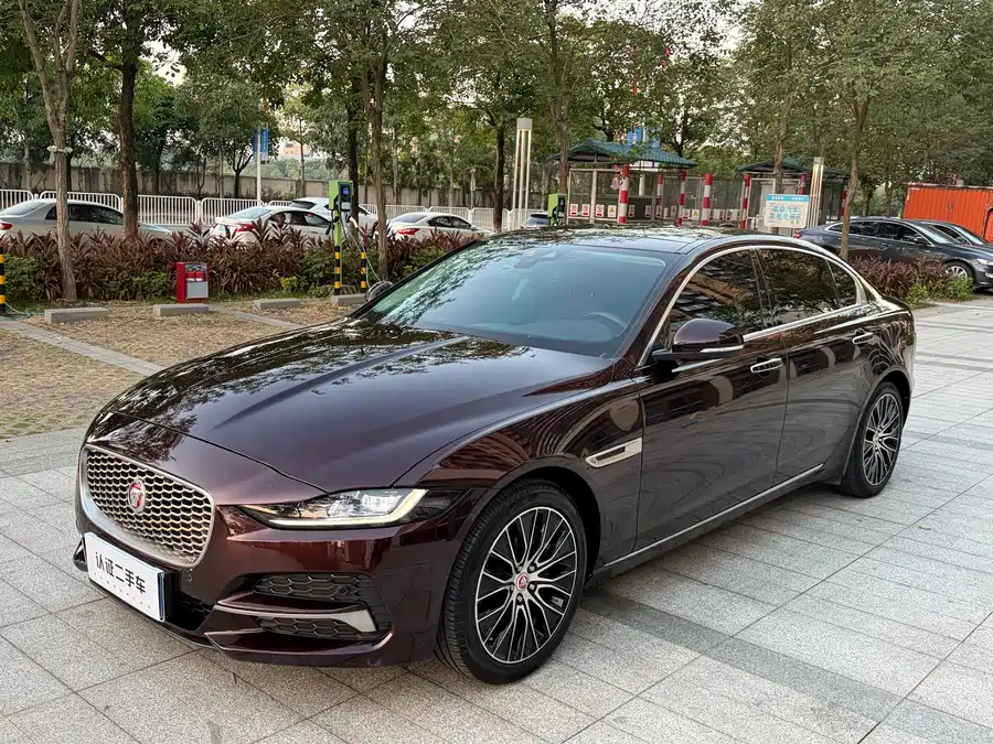 Jaguar XEL 2020 Бензин