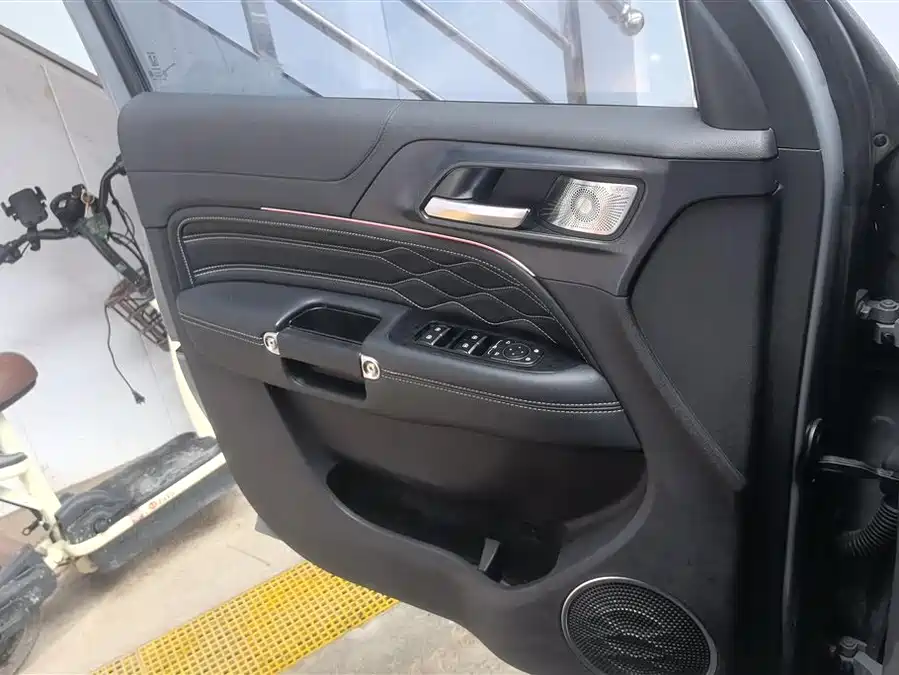 Tank 300 2023 Бензин