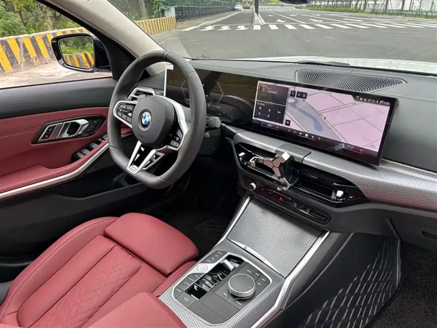 BMW 3 Series 2025 Бензин