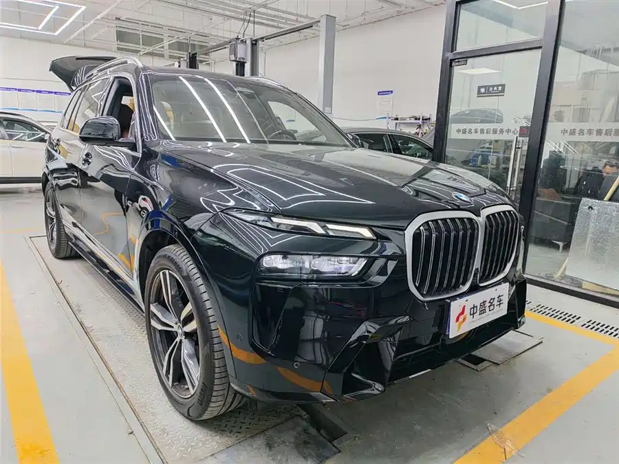 BMW X7 2023 Гибрид