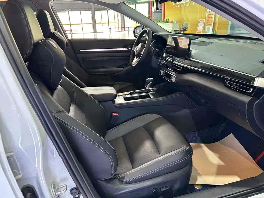 Nissan Altima 2023 Бензин