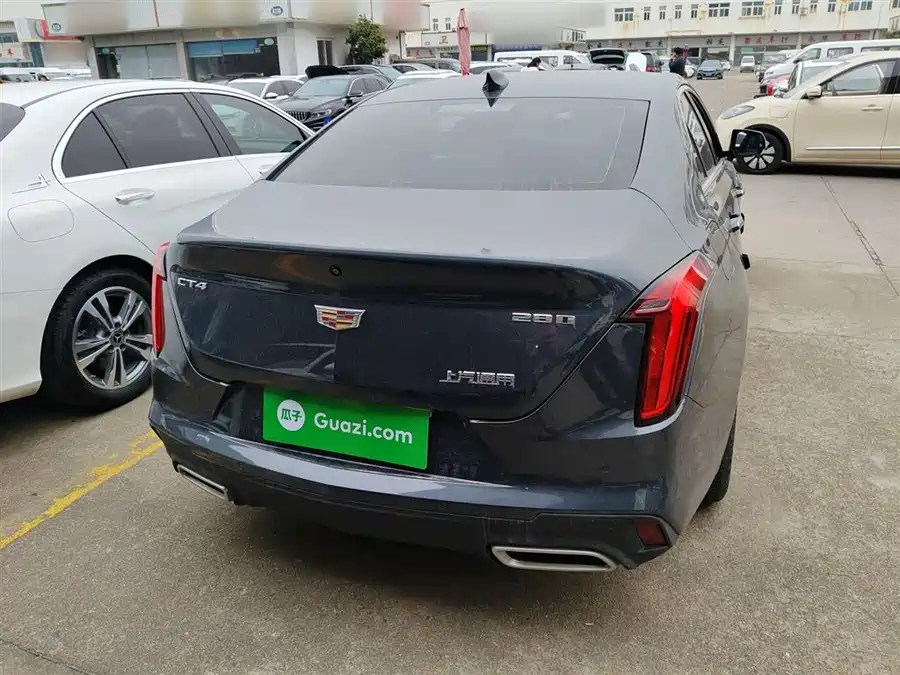 Cadillac CT4 2022 Бензин