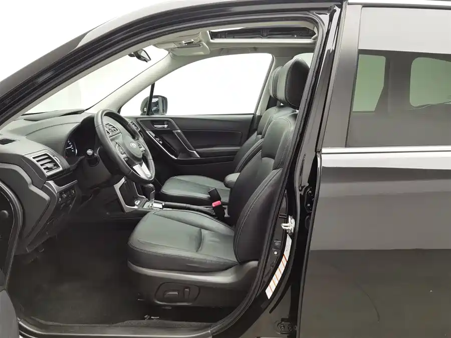 Subaru Forester 2018 Бензин