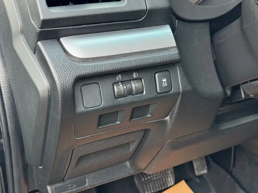 Subaru Forester 2014 Бензин